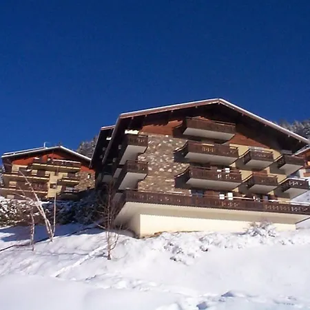 2 Pièces Pour 4 Personnes Avec Balcon à - Fr-1-198-159 Appartement