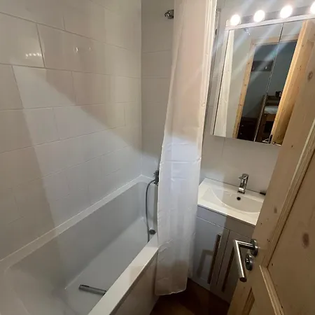 2 Pieces Pour 4 Personnes Avec Balcon A - Fr-1-198-159 * Châtel